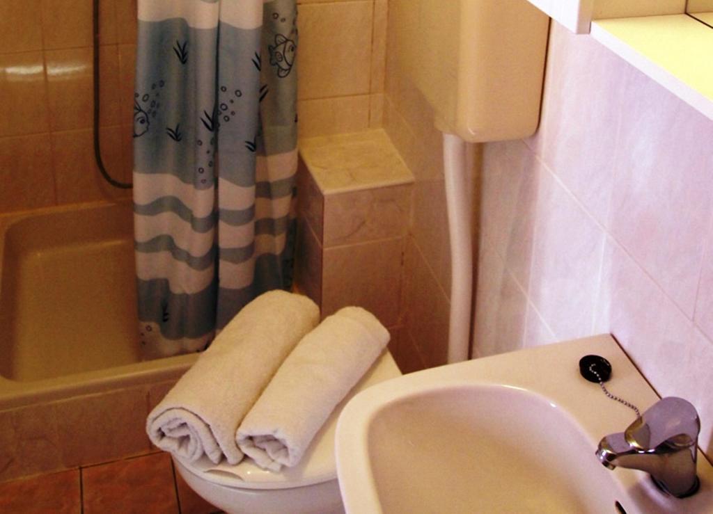 Apartment Old Town Makarska Phòng bức ảnh